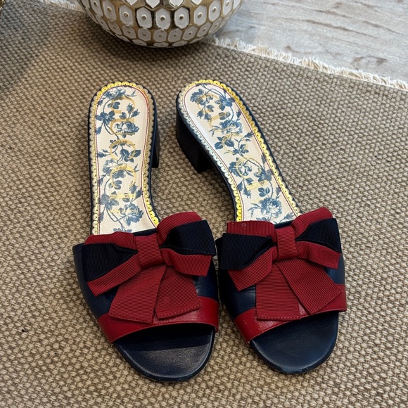 Gucci Black and Red Women's Sandals - Picture 1 of 4